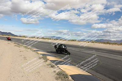 media/Nov-16-2025-Race Pace (Sun) [[8c5fa54630]]/Verified Riders/6-Turn 10 Inside (1145am)/